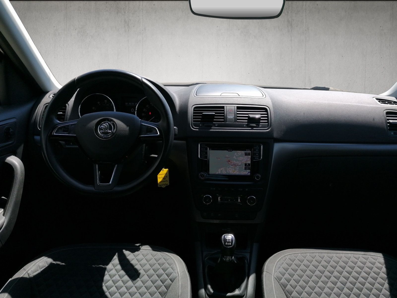 Fahrzeugabbildung SKODA Yeti 1.4 TSI Drive 4x4 Navi Xenon PDC SHZ