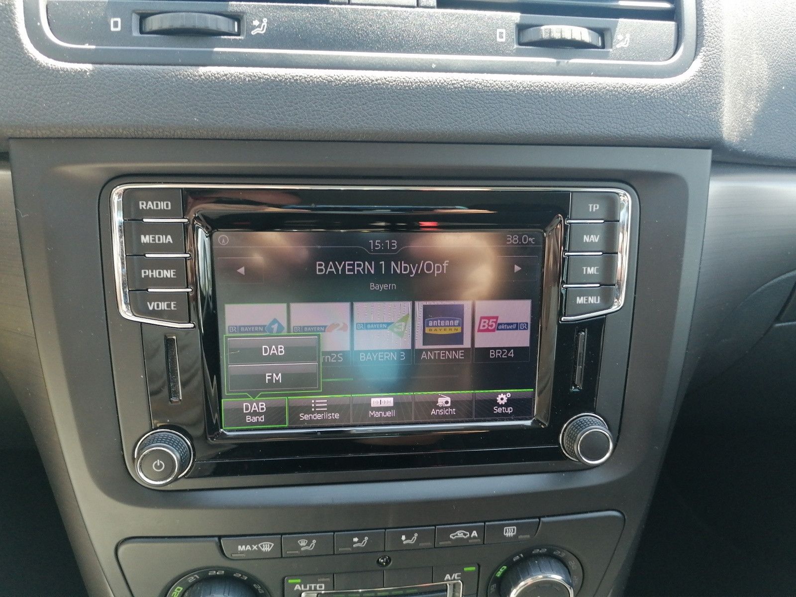 Fahrzeugabbildung SKODA Yeti 1.4 TSI Drive 4x4 Navi Xenon PDC SHZ