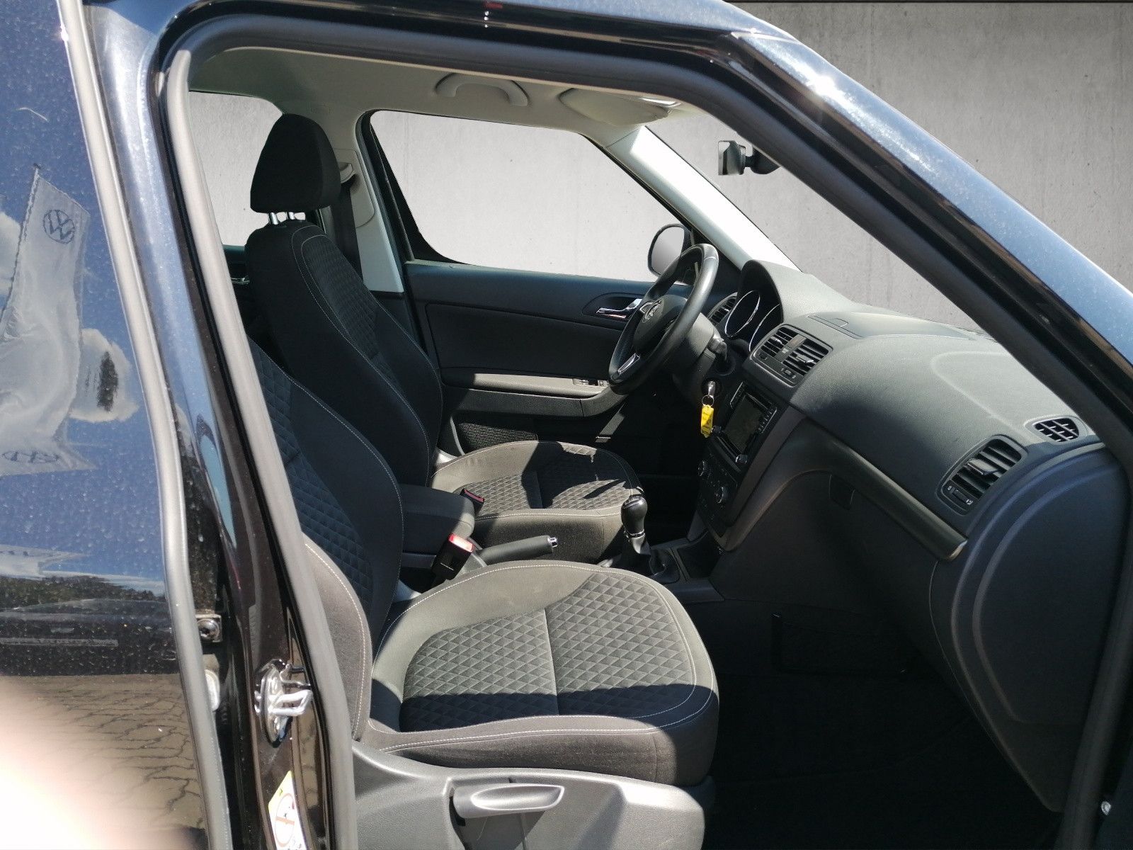 Fahrzeugabbildung SKODA Yeti 1.4 TSI Drive 4x4 Navi Xenon PDC SHZ