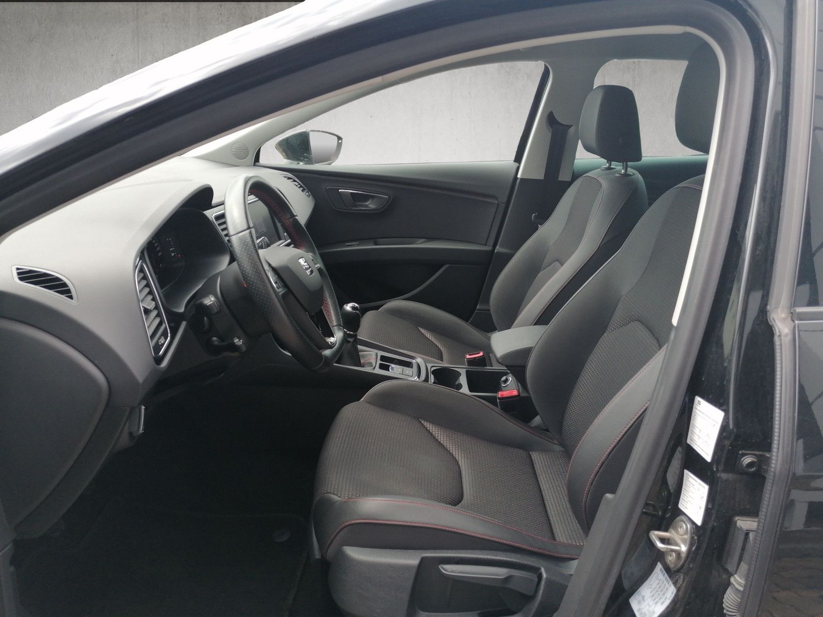 Fahrzeugabbildung SEAT Leon 1.5 TSI FR ACC LED NAVI SHZ KAMERA