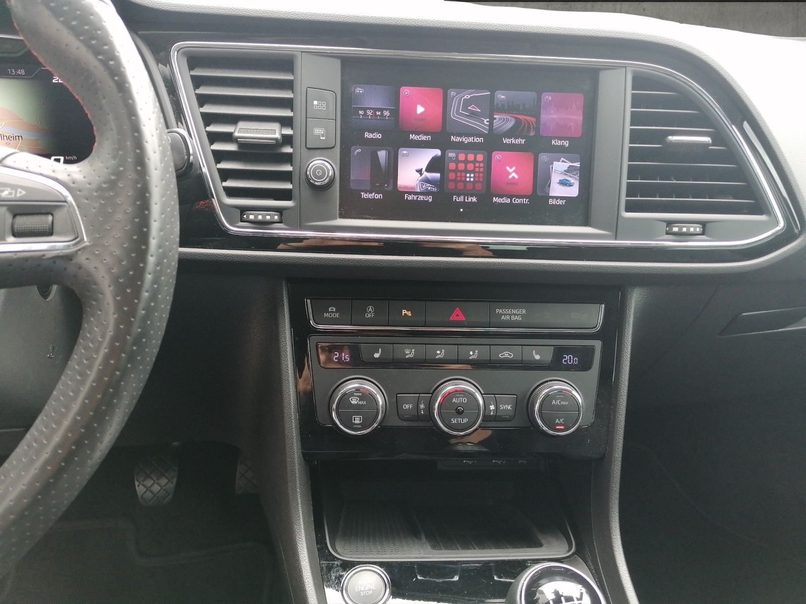 Fahrzeugabbildung SEAT Leon 1.5 TSI FR ACC LED NAVI SHZ KAMERA
