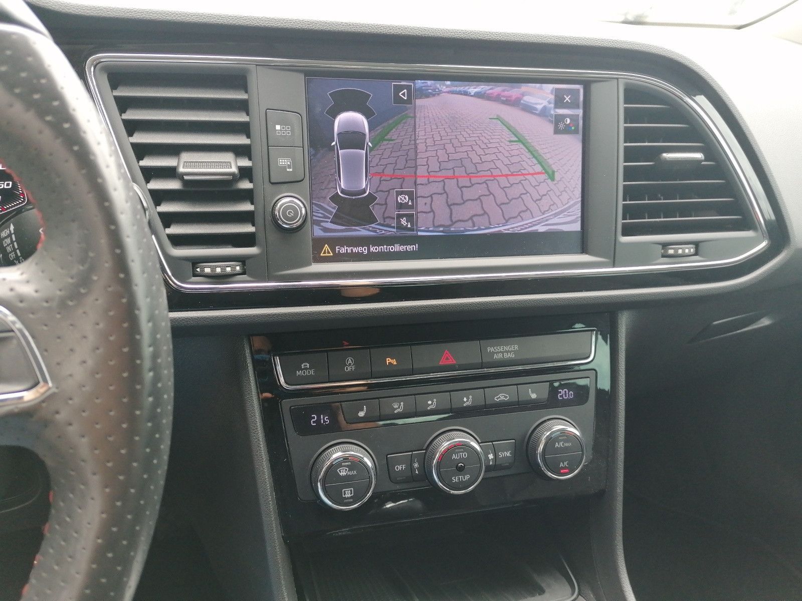 Fahrzeugabbildung SEAT Leon 1.5 TSI FR ACC LED NAVI SHZ KAMERA