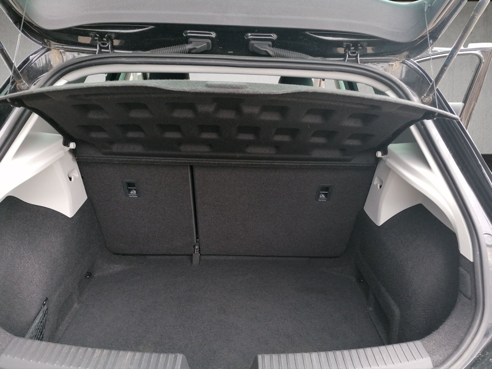 Fahrzeugabbildung SEAT Leon 1.5 TSI FR ACC LED NAVI SHZ KAMERA
