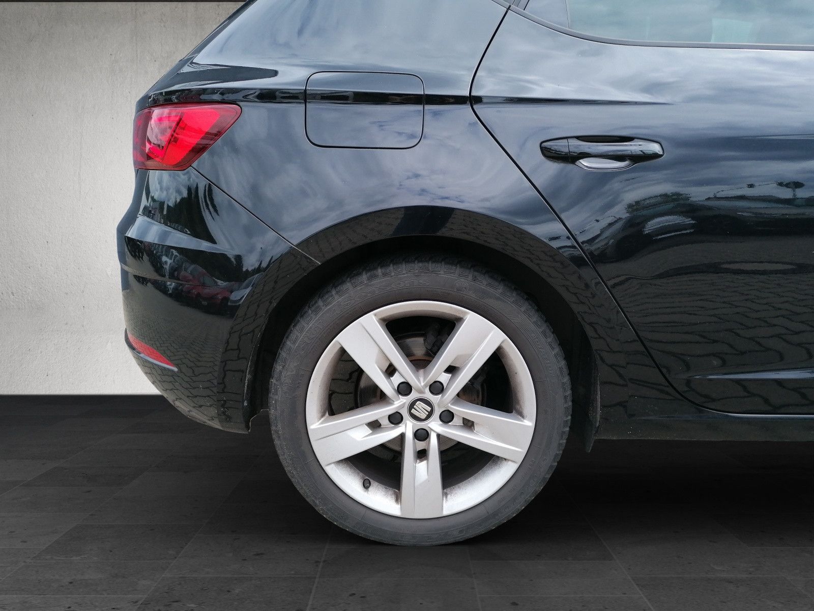 Fahrzeugabbildung SEAT Leon 1.5 TSI FR ACC LED NAVI SHZ KAMERA