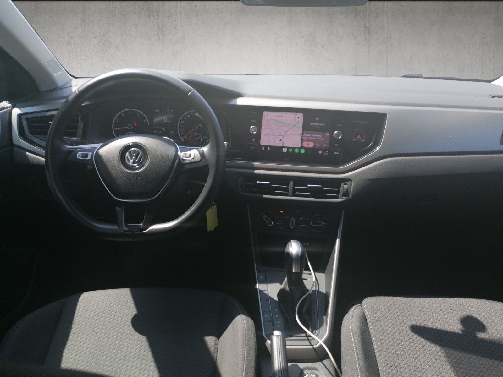 Fahrzeugabbildung Volkswagen Polo VI 1.0 TSI Comfortline DSG PDC APP CONN SHZ