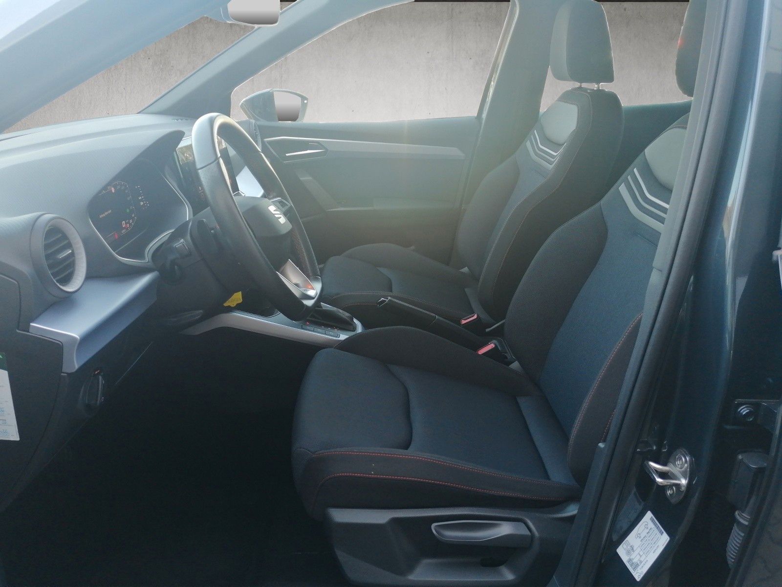 Fahrzeugabbildung SEAT Arona 1.5 TSI FR DSG ACC GJR KAM VC