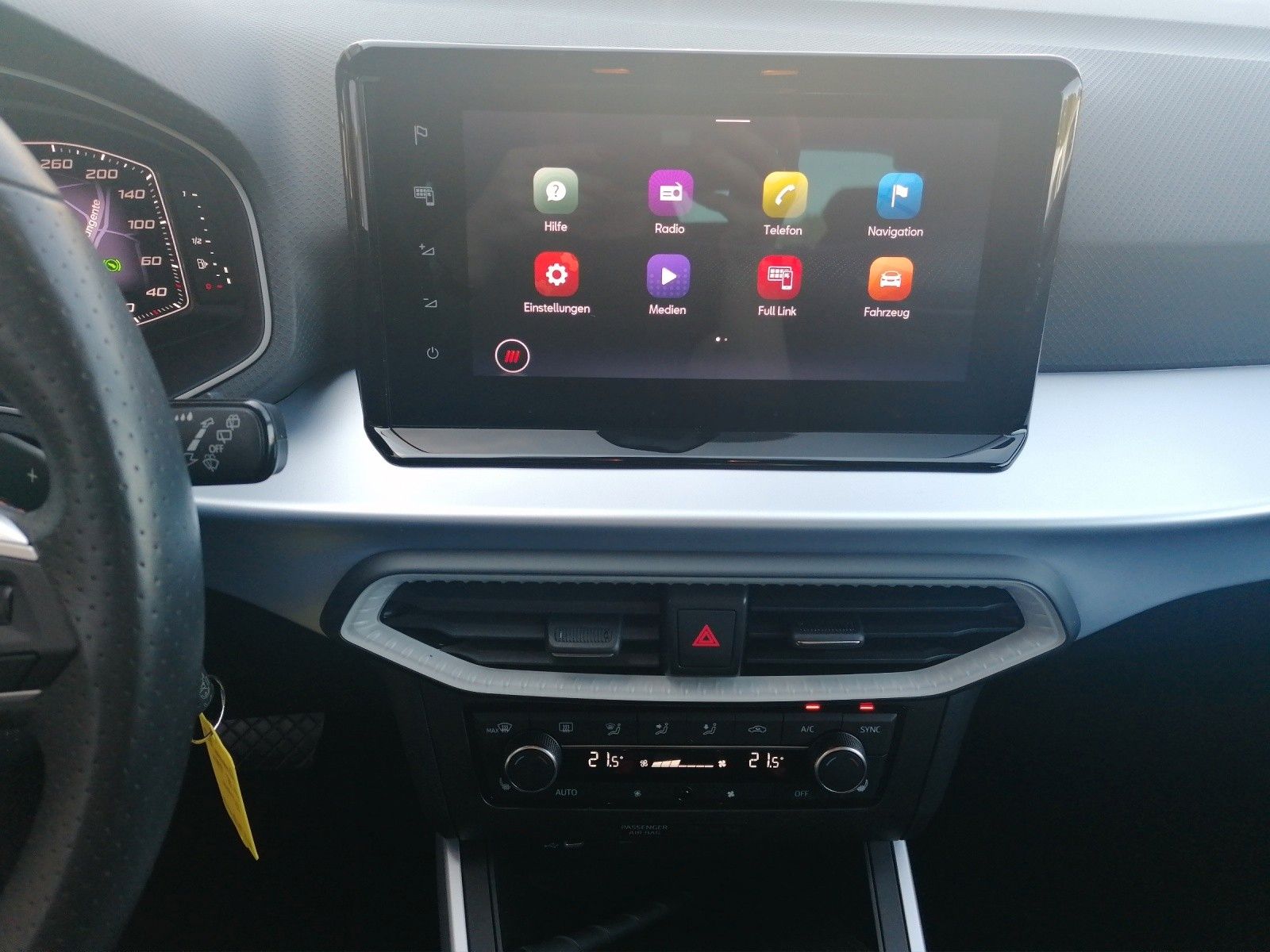 Fahrzeugabbildung SEAT Arona 1.5 TSI FR DSG ACC GJR KAM VC