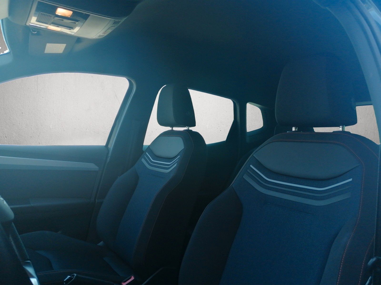 Fahrzeugabbildung SEAT Arona 1.5 TSI FR DSG ACC GJR KAM VC