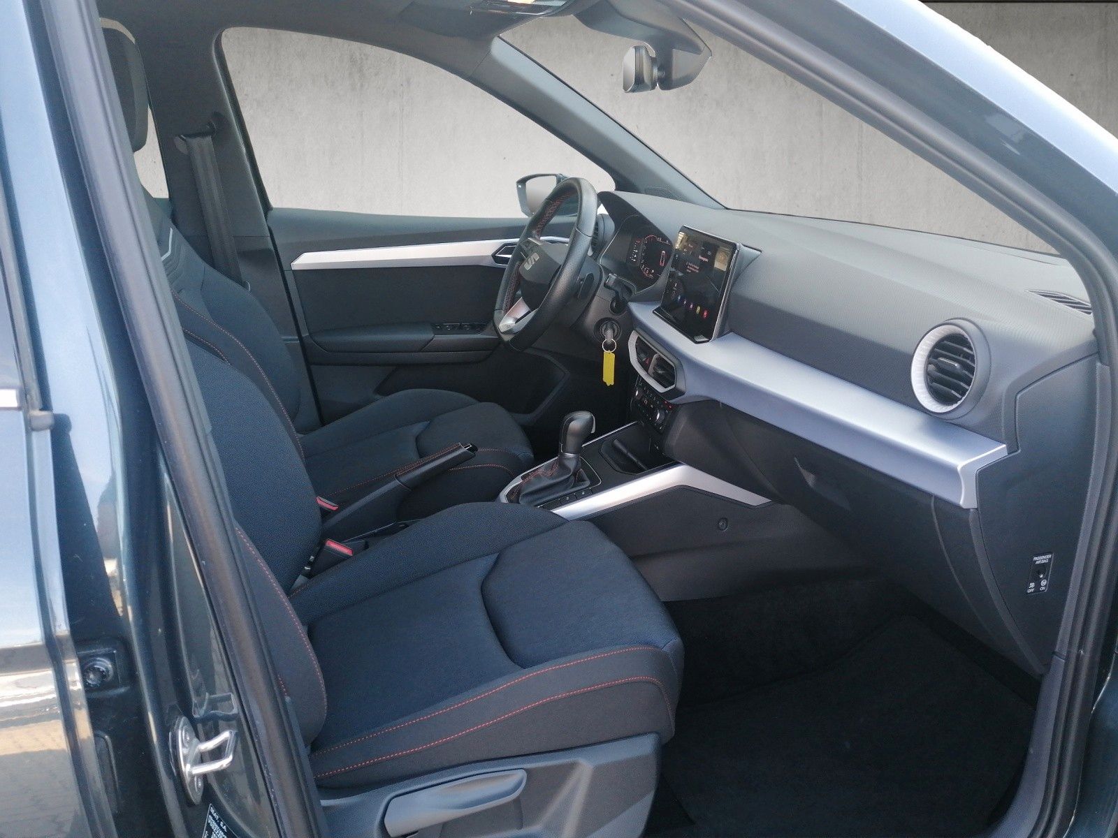 Fahrzeugabbildung SEAT Arona 1.5 TSI FR DSG ACC GJR KAM VC